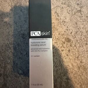 Hyaluronic Acid Boosting Serum - Black and Cream